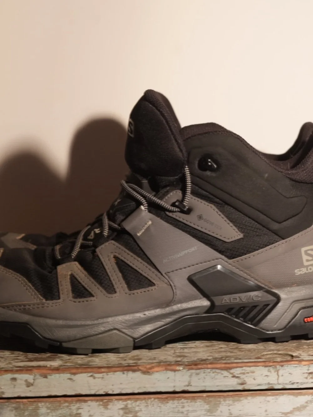 Salomon X Ultra 4 Mid GTX Gore-Tex Hiking Boots – Black/Grey